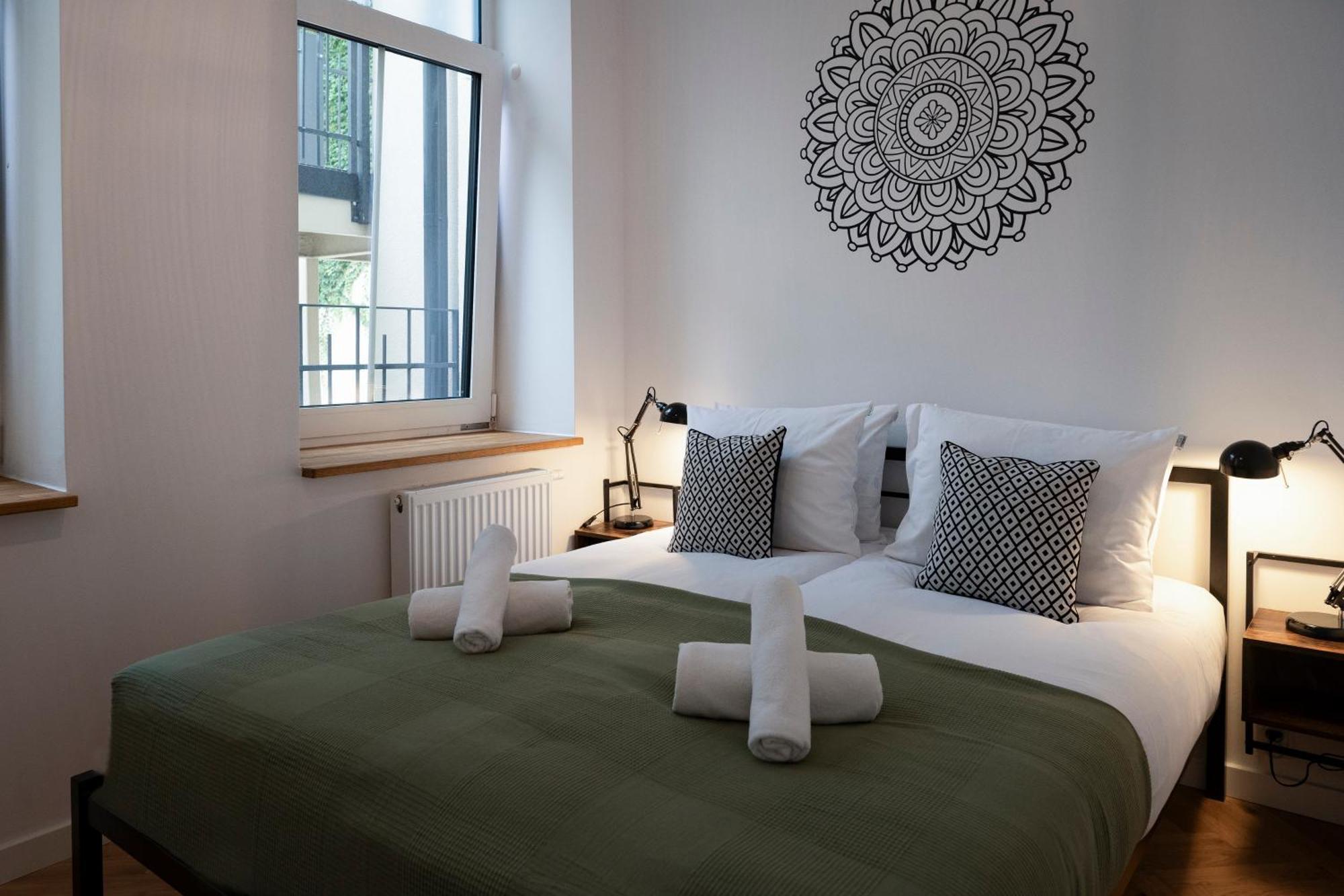 Tyzenhauz Apartments Siemiradzkiego Street Cracovie Extérieur photo